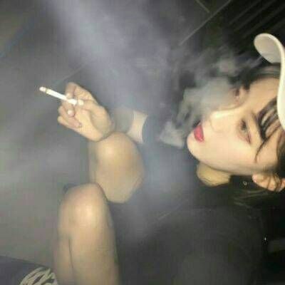 qq女生头像潮流黑白图片