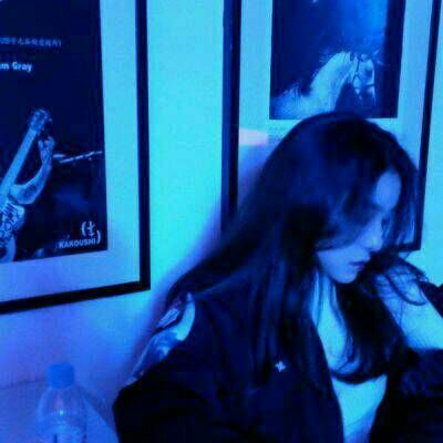 qq女生头像潮流黑白图片