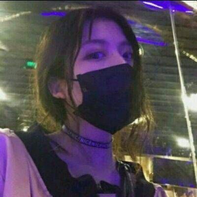 qq女生头像潮流黑白图片