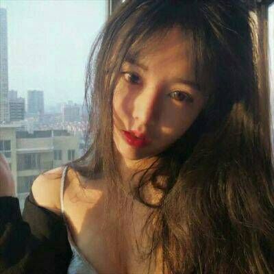 qq女生头像潮流黑白图片