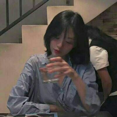 qq女生头像潮流黑白图片