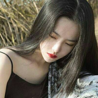 qq女生头像潮流黑白图片