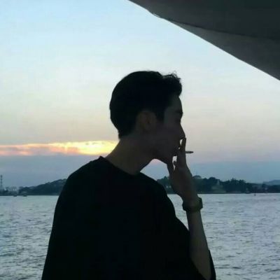2018意境头像伤感男生换黑色头像是什么意思图片