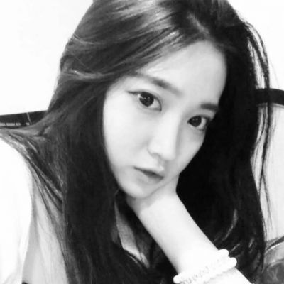 韩版短发女生头像高冷图片