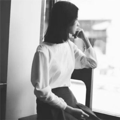 韩版短发女生头像高冷图片