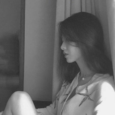 韩版短发女生头像高冷图片