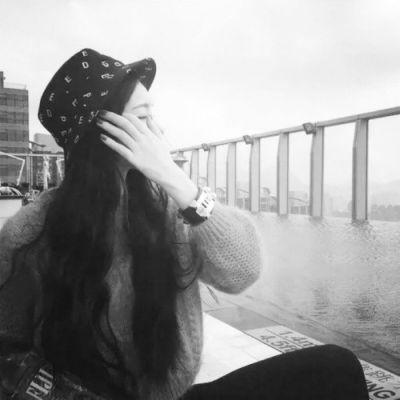 韩版短发女生头像高冷图片