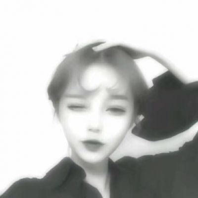 韩版短发女生头像高冷图片