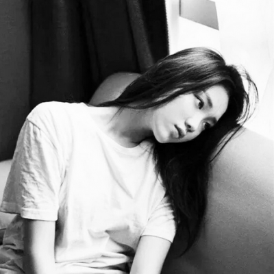 韩版短发女生头像高冷图片