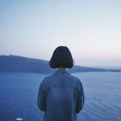 qq动漫女生半身头像图片