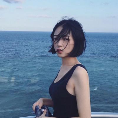 带眼镜的动漫女生头像图片
