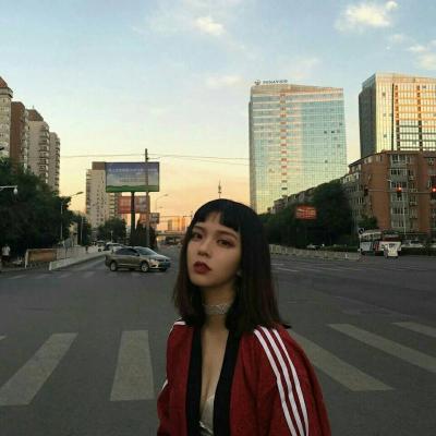 qq头像女生孤单背影图片