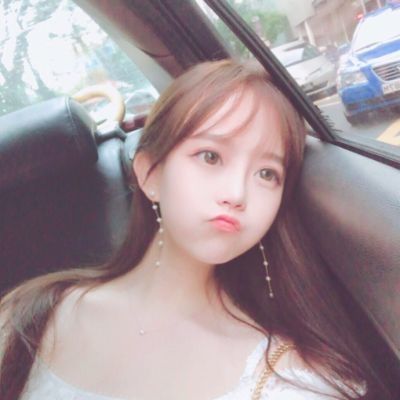 阳光活泼女生头像高清图片