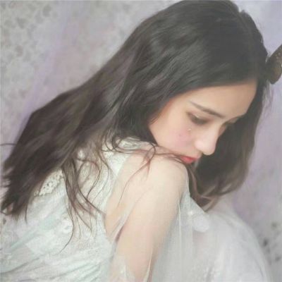 阳光活泼女生头像高清图片
