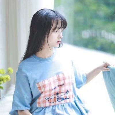 阳光活泼女生头像高清图片