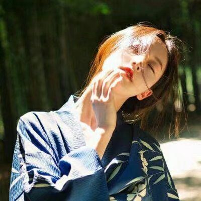 阳光活泼女生头像高清图片