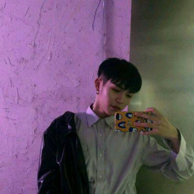qqqq男生红色头像个性图片