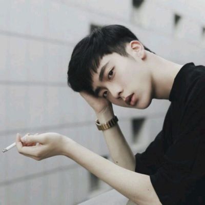 qqqq男生红色头像个性图片