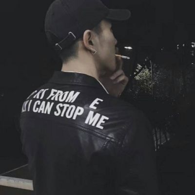 高清黑白微博头像女生放男生头像 正常吗图片