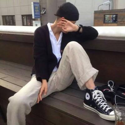 微信男生和小动物合影的头像图片