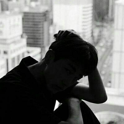 酷一点够霸气的贴吧头像帅气唯美伤感黑白头像男生头像图片