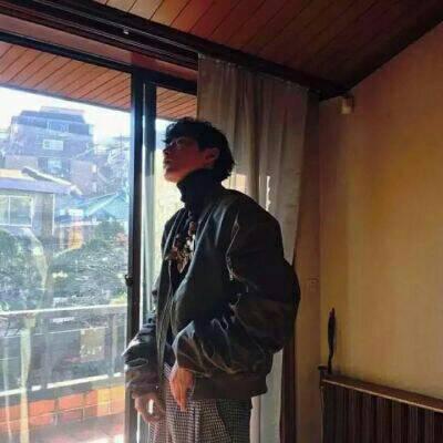 酷一点够霸气的贴吧头像帅气唯美伤感黑白头像男生头像图片