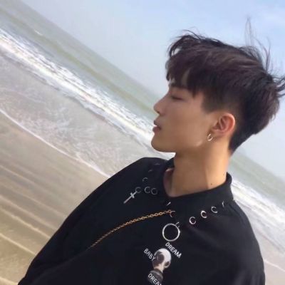 2018最新帅气男生和女生接吻头像大全图片大全图片