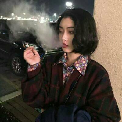 qq头像女生侧影阳光图片