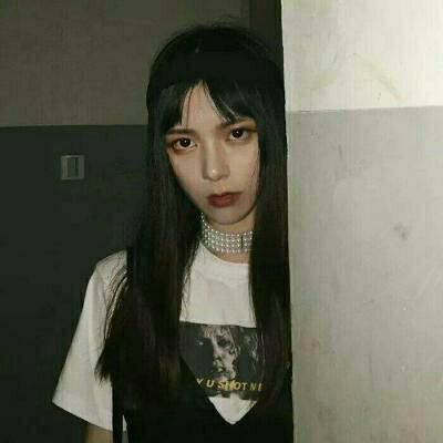 qq头像女生侧影阳光图片