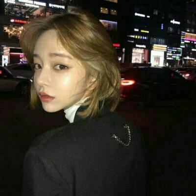 qq头像女生侧影阳光图片