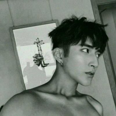 个性落寞的微博头像伤感正太头像 男生图片