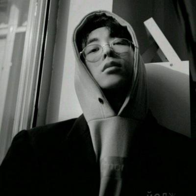 个性落寞的微博头像伤感正太头像 男生图片