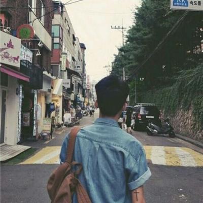最新微信背影头像二次元头像男生红眸图片
