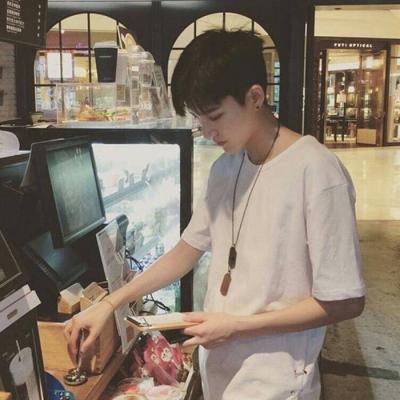 最新高清qq头像男生亲吻头像图片