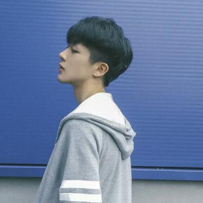 最新高清qq头像男生亲吻头像图片