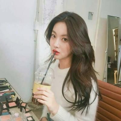 动漫背影霸气女生头像图片