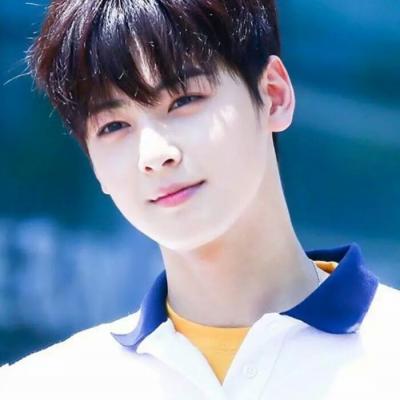 好看的韩系头像在哭的头像男生图片