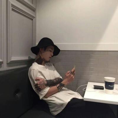 酷酷的颓废少年贴吧头像青春k歌男人头像 男生图片
