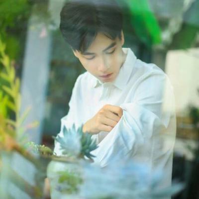 青春阳光且低调的手机男生头像霸气图片