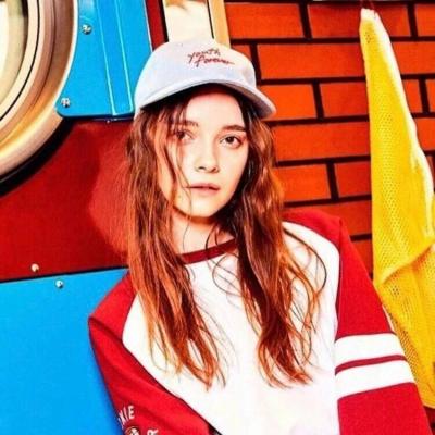 qq头像女生染发白色图片