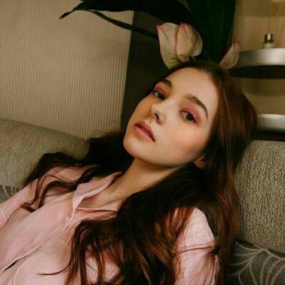 qq头像女生染发白色图片