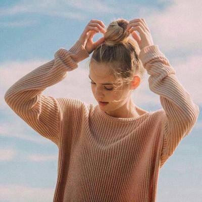 qq头像女生染发白色图片