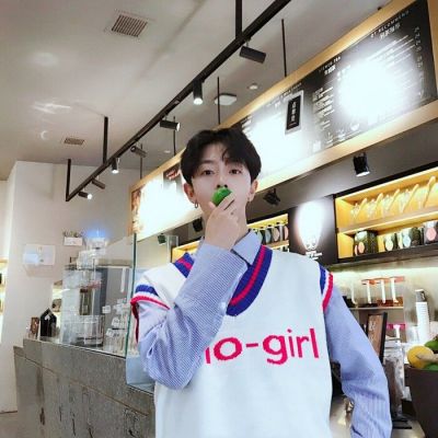 青春干净的帅气北大男生抑郁头像