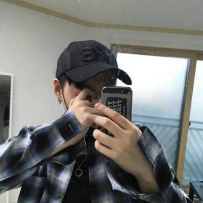 有点拽超酷的qq男生带字头像qq男生带图片