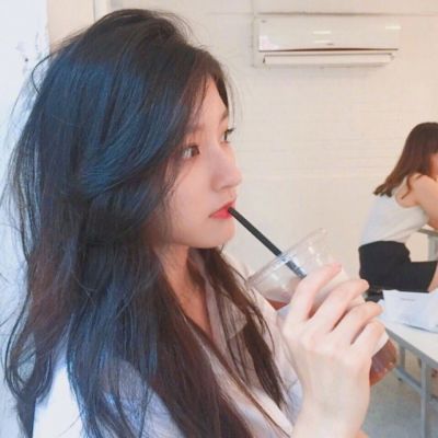 qq头像侧面女生头像图片