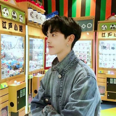 2018兄弟头像两张一人一张阳光帅气霸气男生吸烟微信头像图片图片