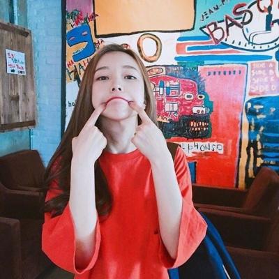 女生黑色衣服高冷头像图片