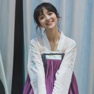 女生黑色衣服高冷头像图片