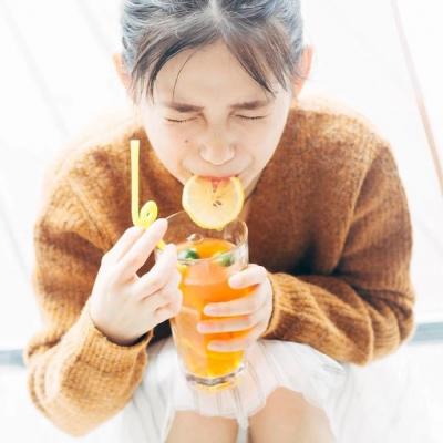 女生黑色衣服高冷头像图片
