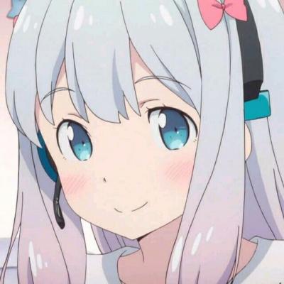 抱兔子的高清女生头像图片